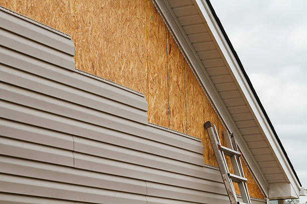 24/7 Emergency Siding Contractor experts in Colchester, IL